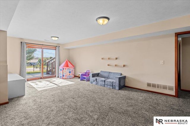 7530 Sonatta Court, Lincoln, NE 68516