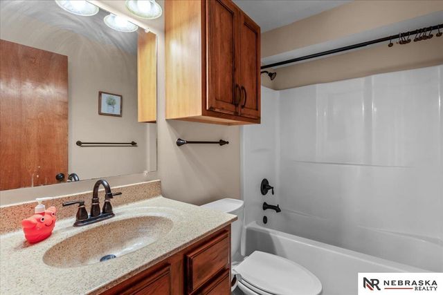 7530 Sonatta Court, Lincoln, NE 68516