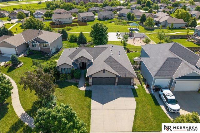 7530 Sonatta Court, Lincoln, NE 68516