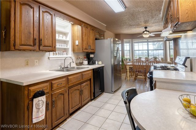 2825 Main Street, Charleston, AR 72933