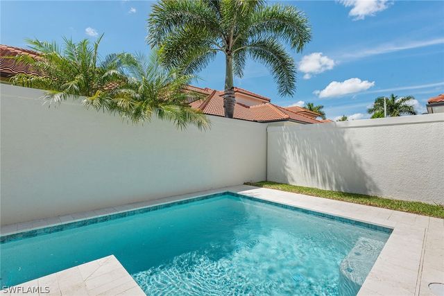 7968 Cordoba PL, Naples, FL 34113