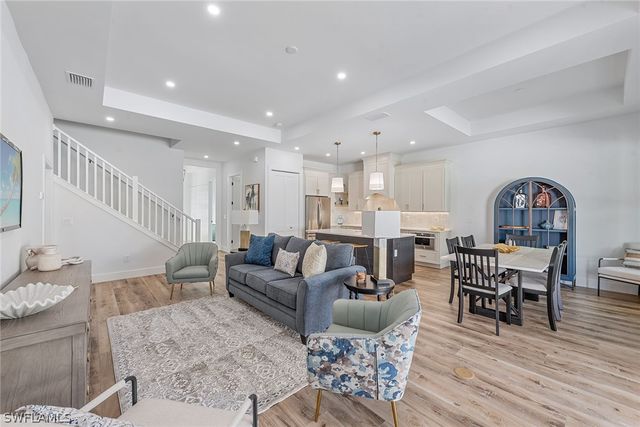 7968 Cordoba PL, Naples, FL 34113