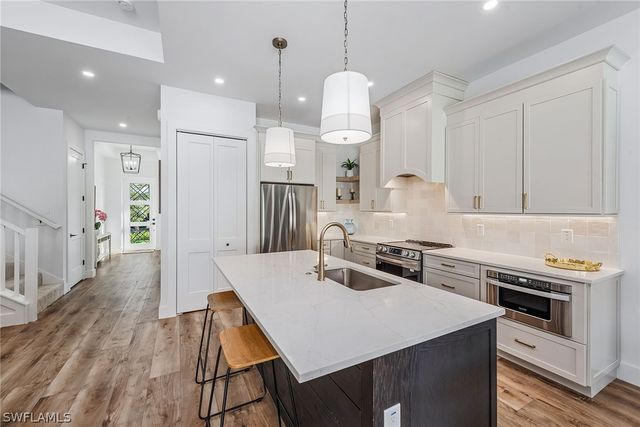 7968 Cordoba PL, Naples, FL 34113