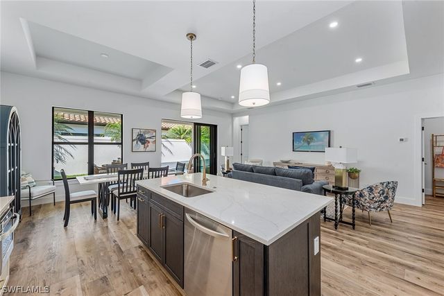 7968 Cordoba PL, Naples, FL 34113