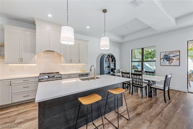 7968 Cordoba PL, Naples, FL 34113