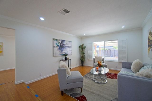 942 Junesong Way, San Jose, CA 95133
