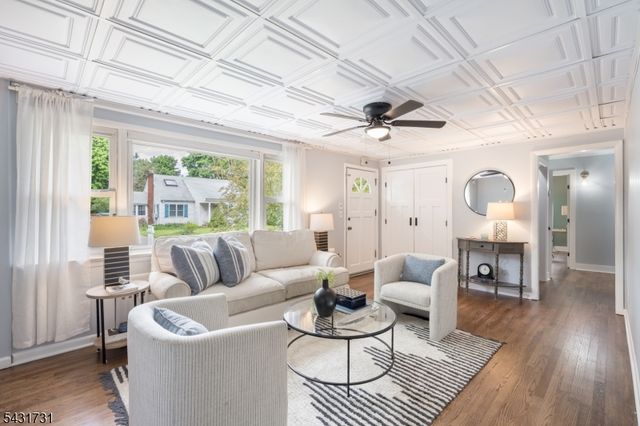 11 W Maple Ave, Roxbury Twp., NJ 07876
