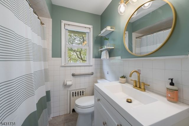11 W Maple Ave, Roxbury Twp., NJ 07876