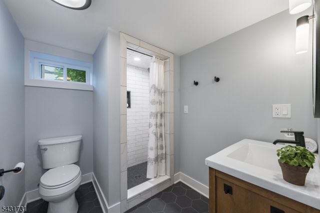 11 W Maple Ave, Roxbury Twp., NJ 07876