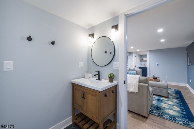 11 W Maple Ave, Roxbury Twp., NJ 07876