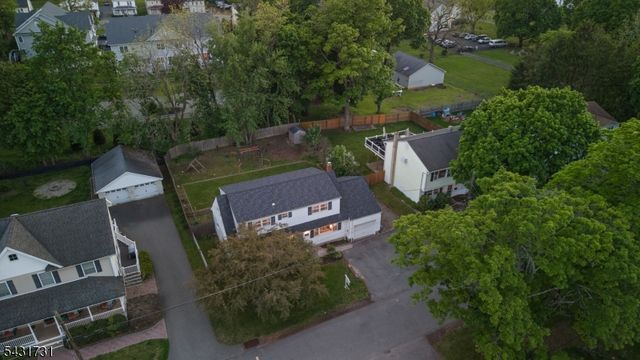 11 W Maple Ave, Roxbury Twp., NJ 07876