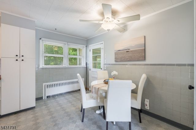 11 W Maple Ave, Roxbury Twp., NJ 07876