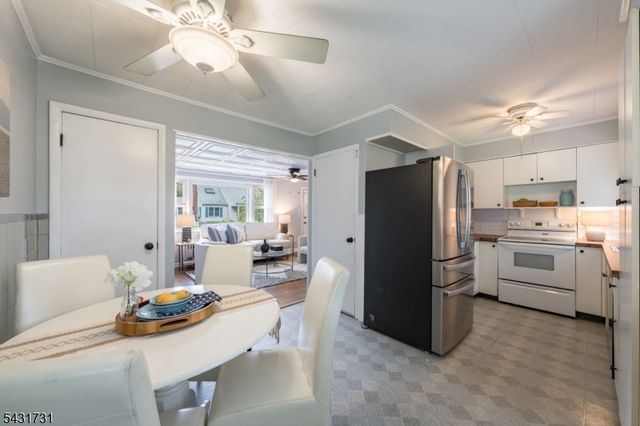 11 W Maple Ave, Roxbury Twp., NJ 07876