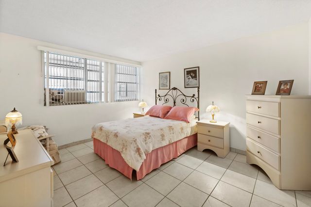 1333 E Hallandale Beach Boulevard 409, Hallandale Beach, FL 33009