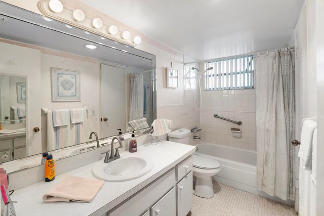 1333 E Hallandale Beach Boulevard 409, Hallandale Beach, FL 33009