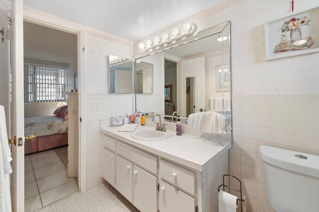 1333 E Hallandale Beach Boulevard 409, Hallandale Beach, FL 33009