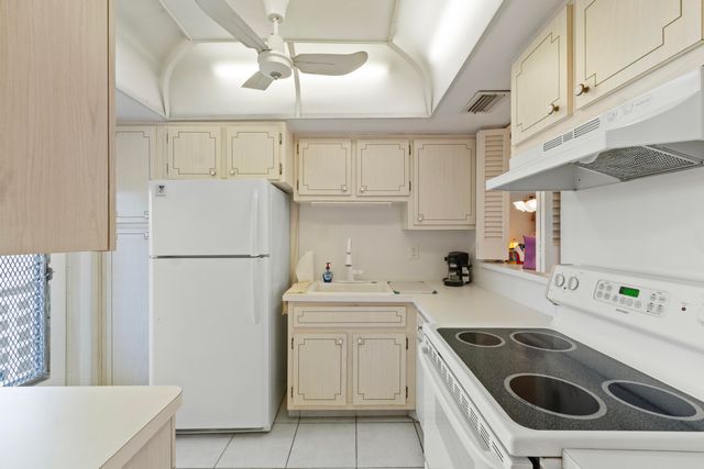 1333 E Hallandale Beach Boulevard 409, Hallandale Beach, FL 33009