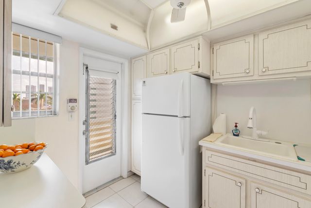 1333 E Hallandale Beach Boulevard 409, Hallandale Beach, FL 33009