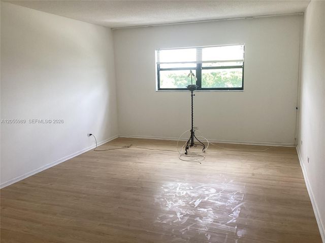 800 NE 195th Street 415, Miami, FL 33179