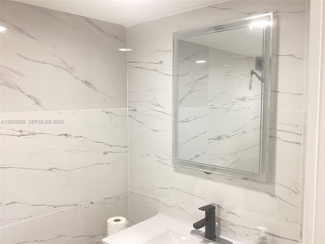800 NE 195th Street 415, Miami, FL 33179