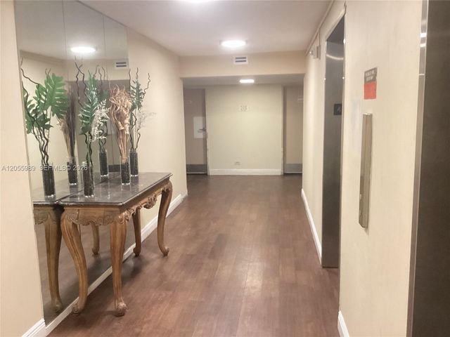 800 NE 195th Street 415, Miami, FL 33179