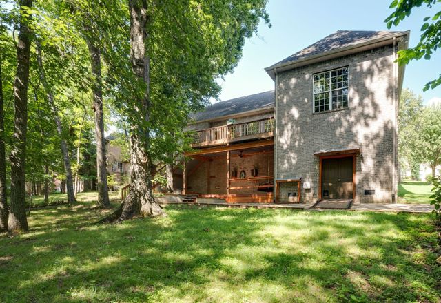 182 Spy Glass Way, Hendersonville, TN 37075