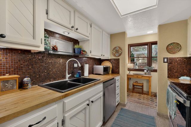 2803 Plaza Rojo, Santa Fe, NM 87507