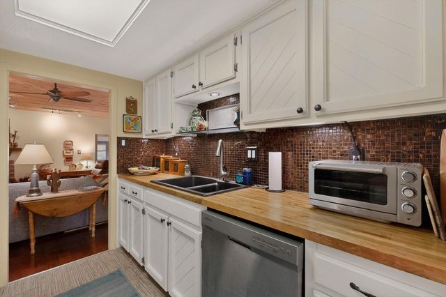 2803 Plaza Rojo, Santa Fe, NM 87507