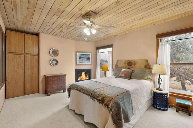 2803 Plaza Rojo, Santa Fe, NM 87507