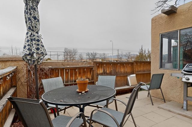 2803 Plaza Rojo, Santa Fe, NM 87507