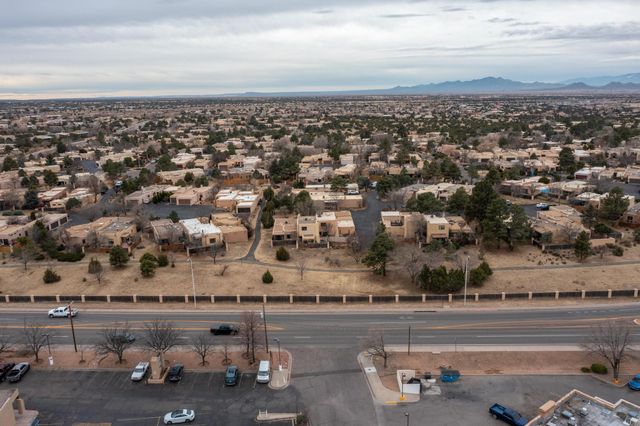2803 Plaza Rojo, Santa Fe, NM 87507