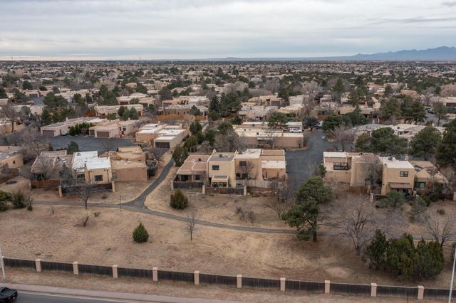 2803 Plaza Rojo, Santa Fe, NM 87507