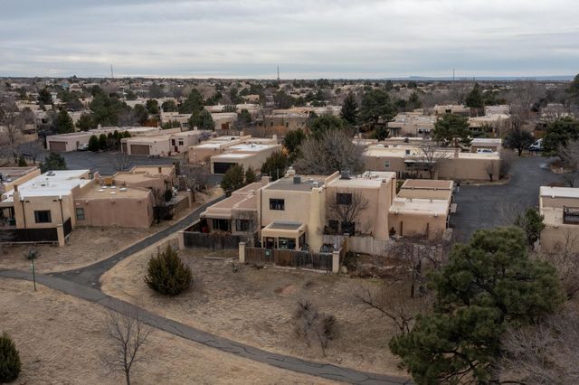 2803 Plaza Rojo, Santa Fe, NM 87507