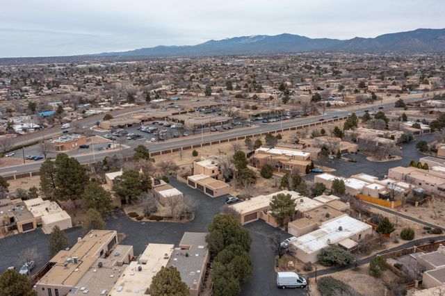 2803 Plaza Rojo, Santa Fe, NM 87507