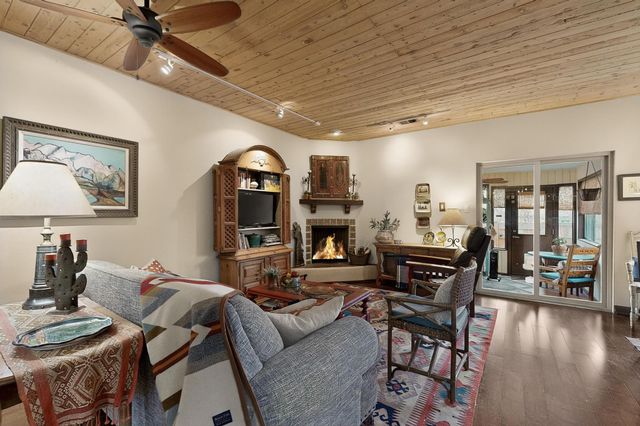 2803 Plaza Rojo, Santa Fe, NM 87507