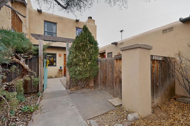 2803 Plaza Rojo, Santa Fe, NM 87507