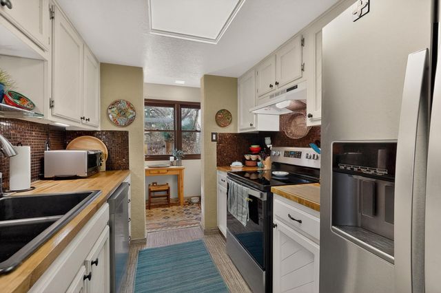 2803 Plaza Rojo, Santa Fe, NM 87507