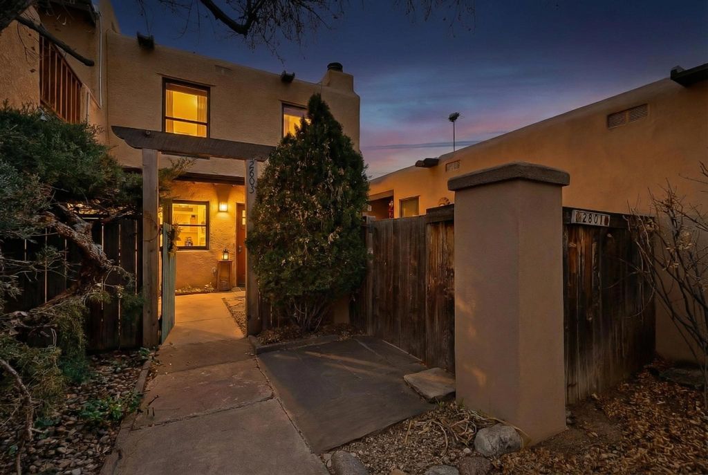 2803 Plaza Rojo, Santa Fe, NM 87507