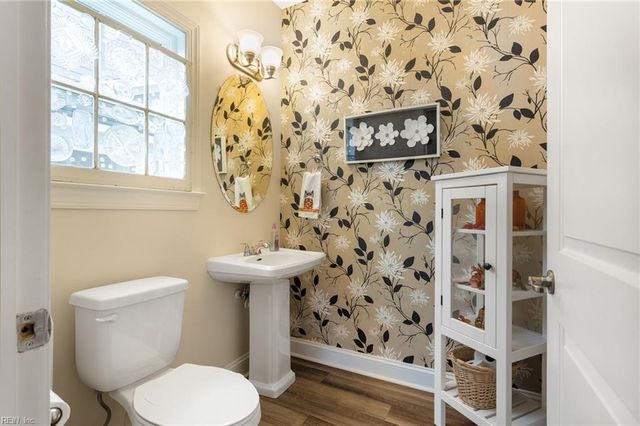 126 Creek Front LN, Suffolk, VA 23435