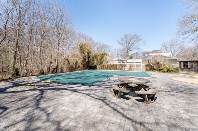 52 Woodbury Road, Farmingville, NY 11738