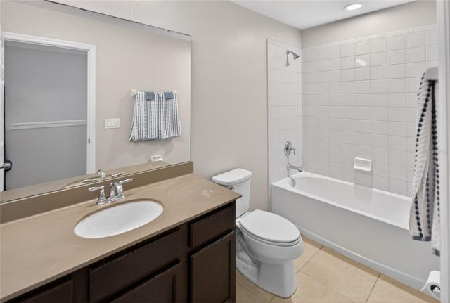 2307 KENNINGTON COVE, Deland, FL 32724
