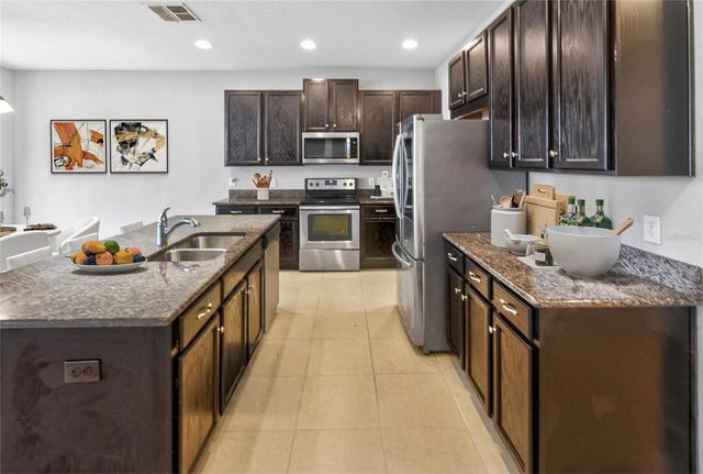 2307 KENNINGTON COVE, Deland, FL 32724