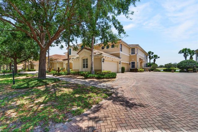 1364 EMERALD DUNES DRIVE, Sun City Center, FL 33573