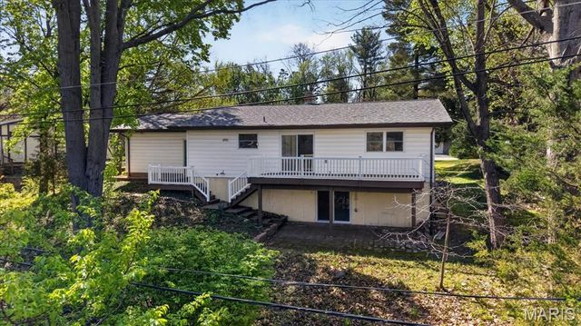 1616 Bronco Lane, St Louis, MO 63146
