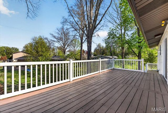 1616 Bronco Lane, St Louis, MO 63146