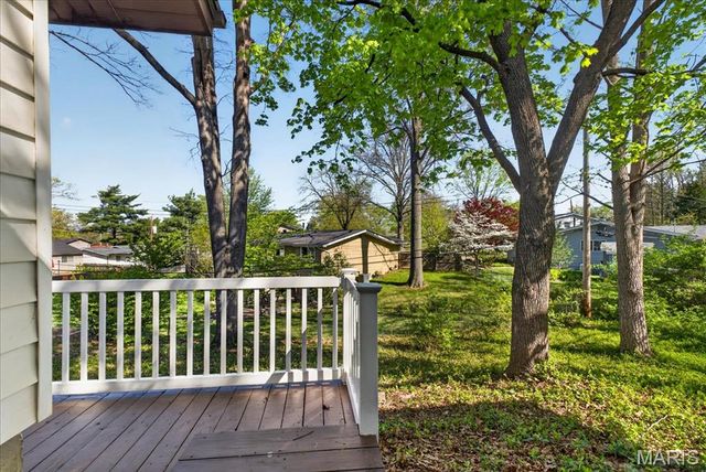 1616 Bronco Lane, St Louis, MO 63146