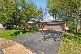 1616 Bronco Lane, St Louis, MO 63146