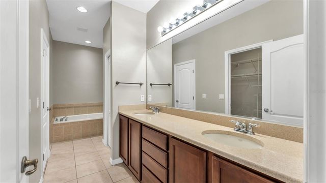 6528 SEDGEFORD DRIVE, Lakeland, FL 33811