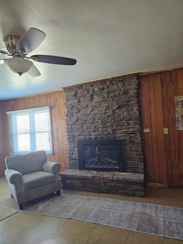 5236 W Wedington Drive, Fayetteville, AR 72704