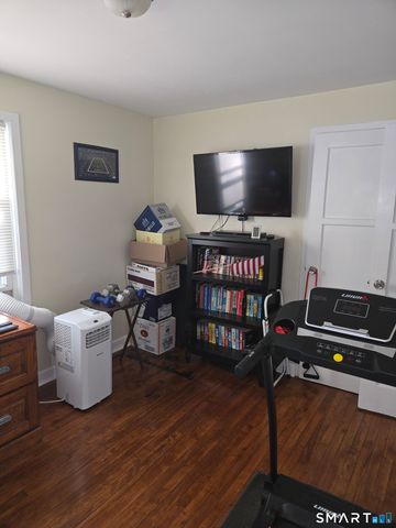 15 Broadvale Road, Meriden, CT 06450